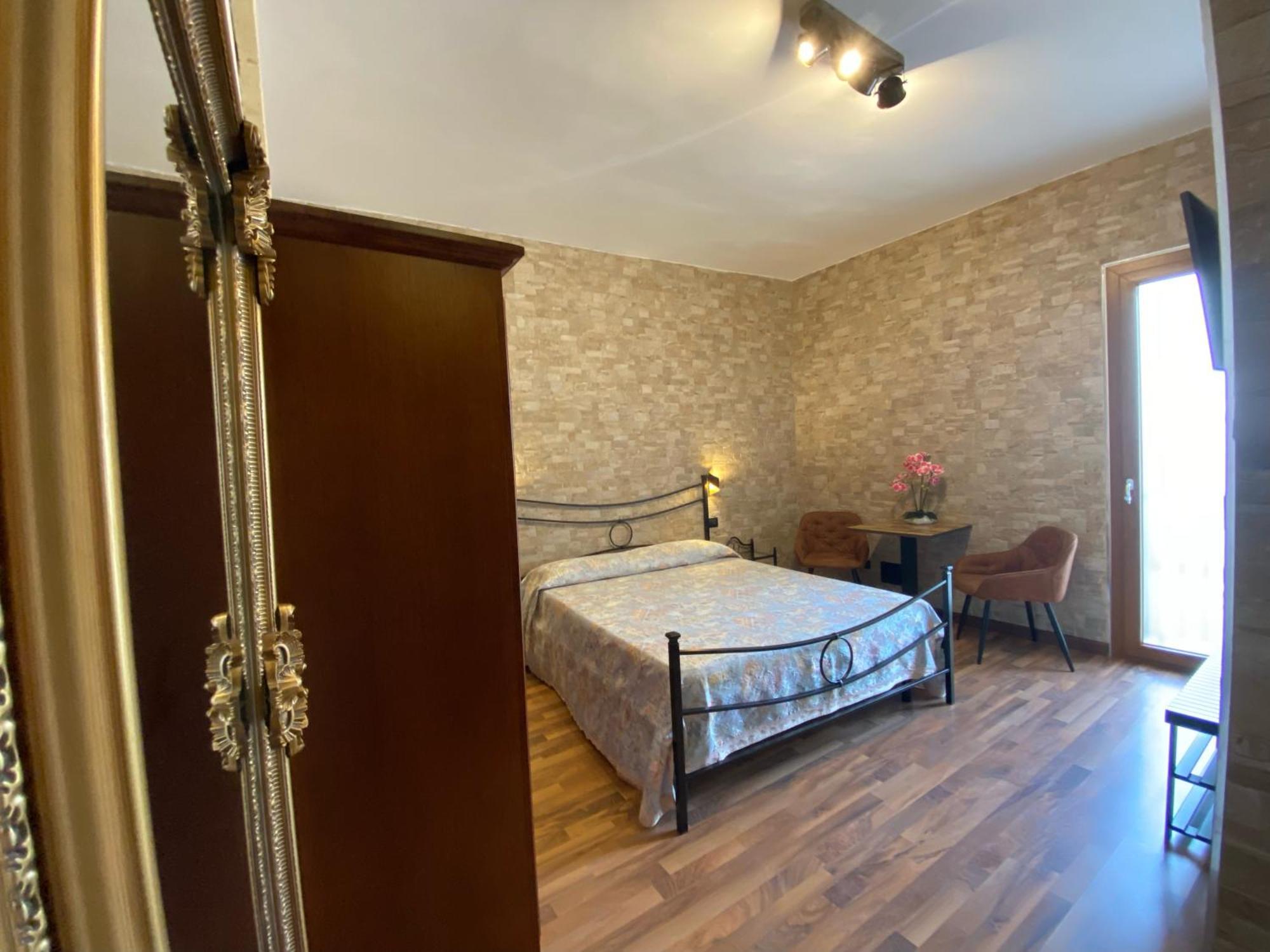 Uria Rooms & Suite B&B Vieste Exterior photo